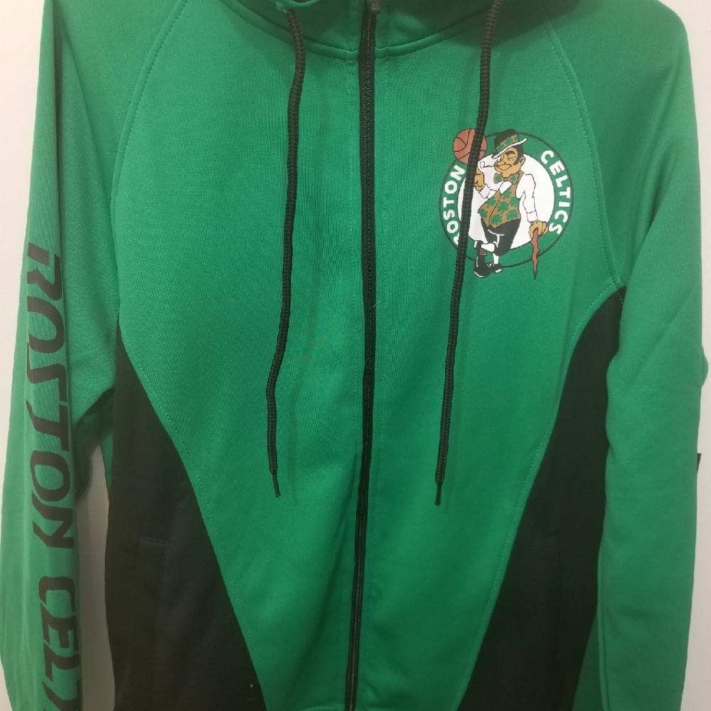 Size medium boston Celtic zipup
